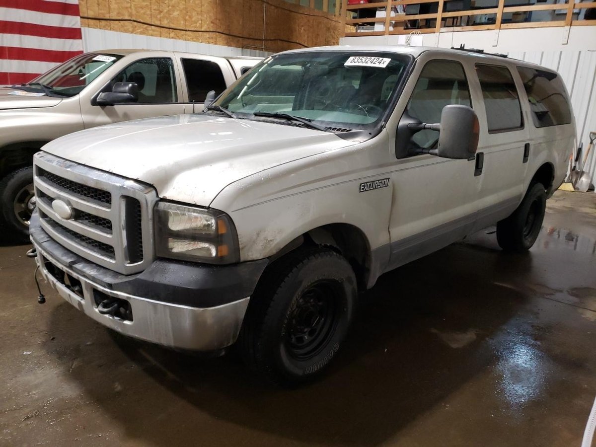 FORD EXCURSION , 2005