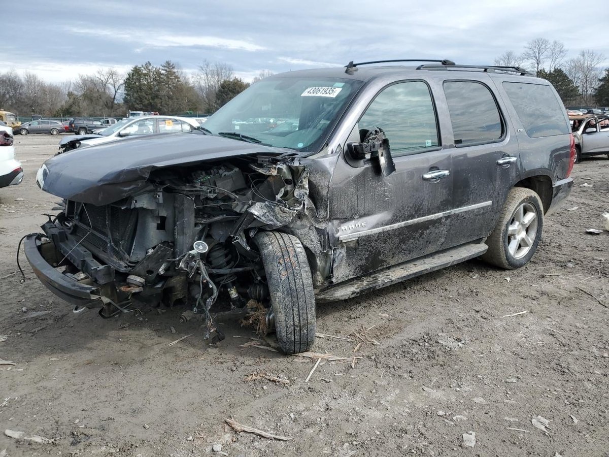 CHEVROLET TAHOE , 2011