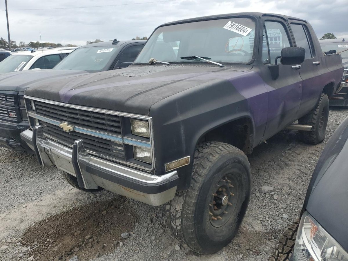 CHEVROLET SUBURBAN , 1983