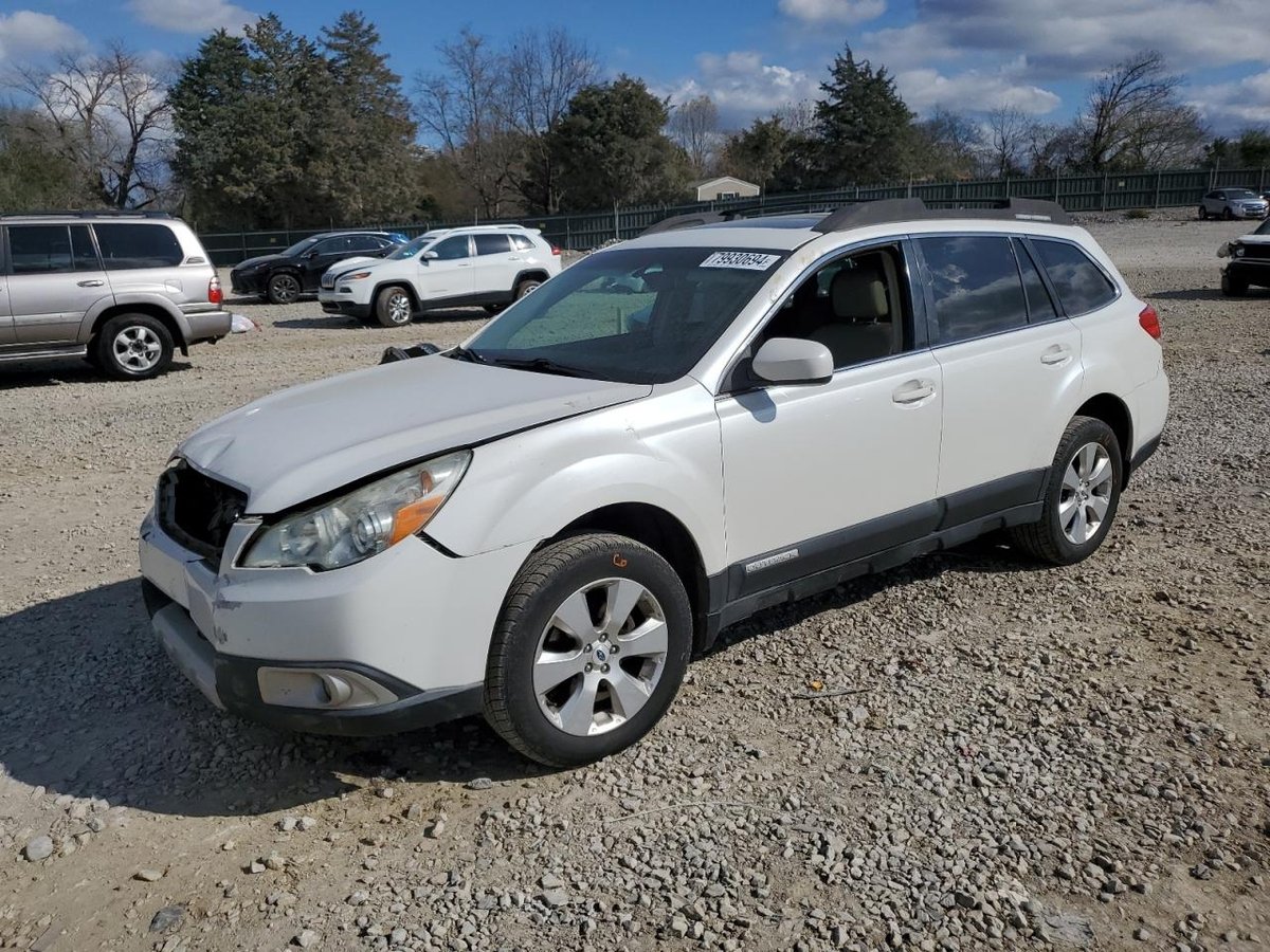 SUBARU OUTBACK , 2012