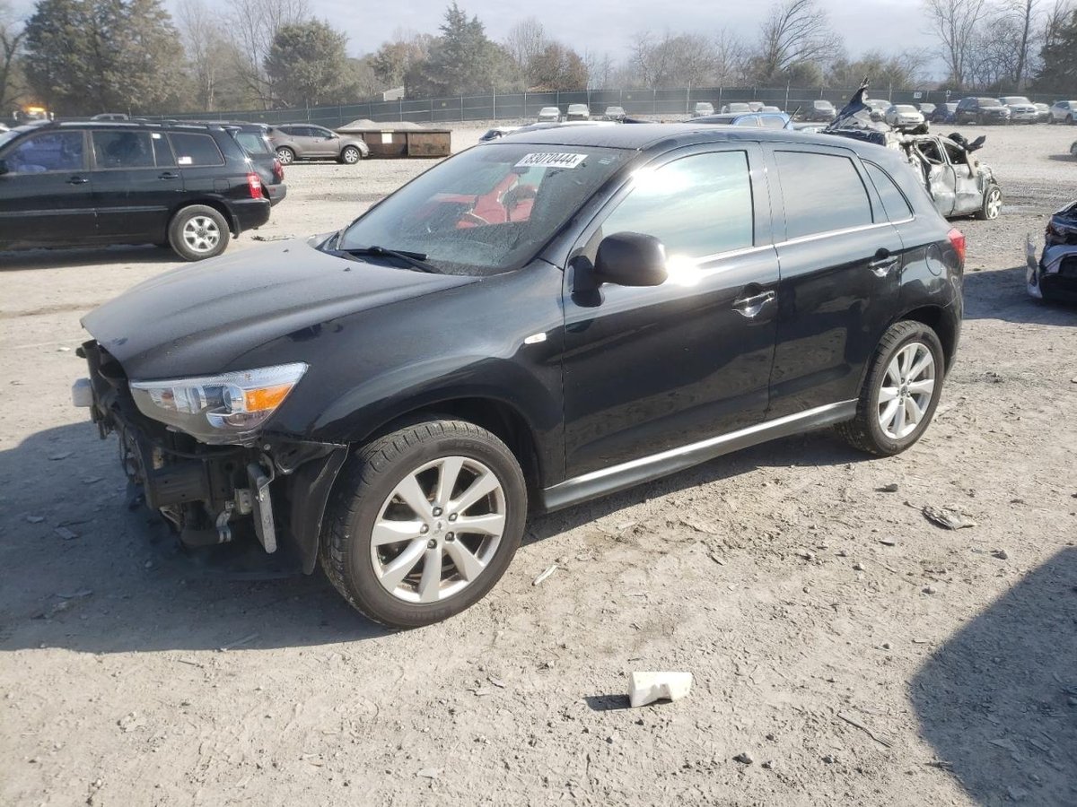 MITSUBISHI OUTLANDER , 2015
