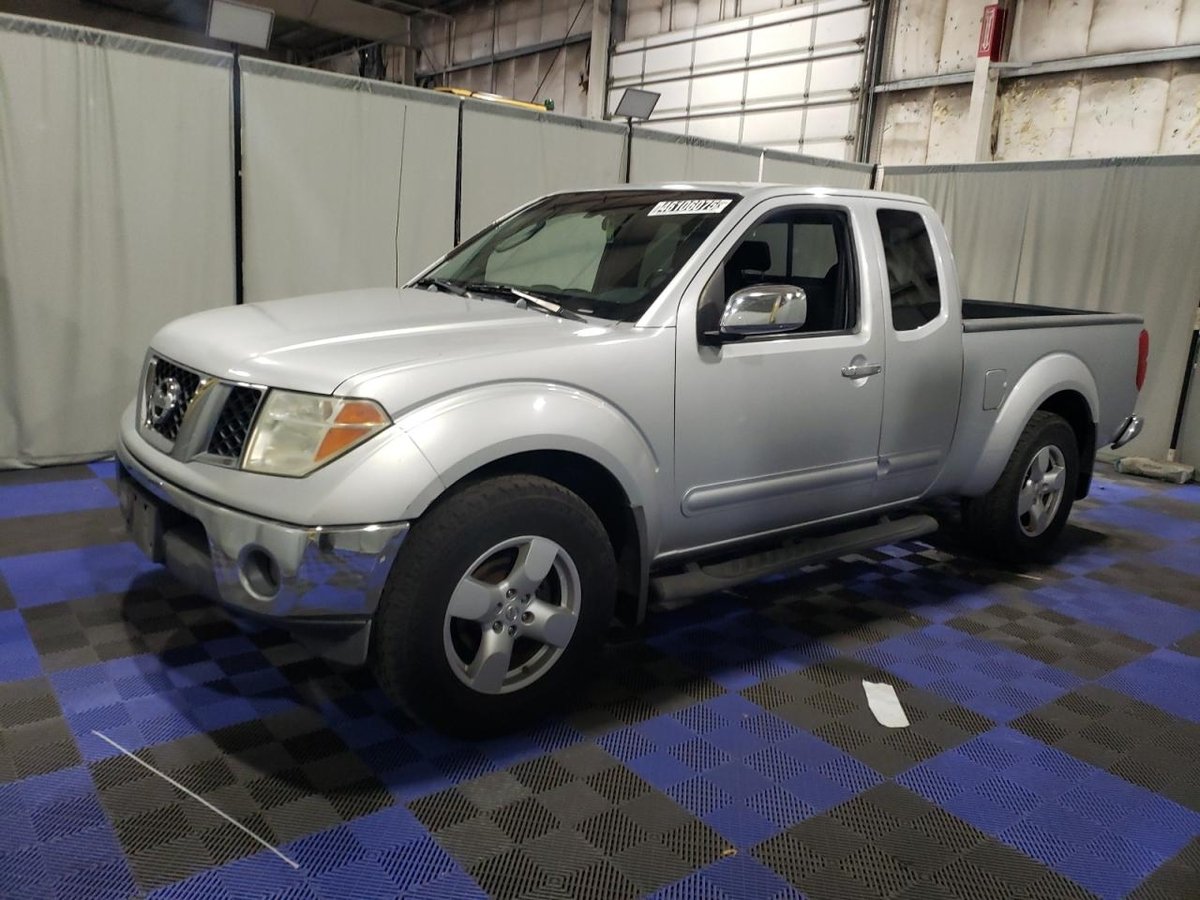 NISSAN FRONTIER , 2005