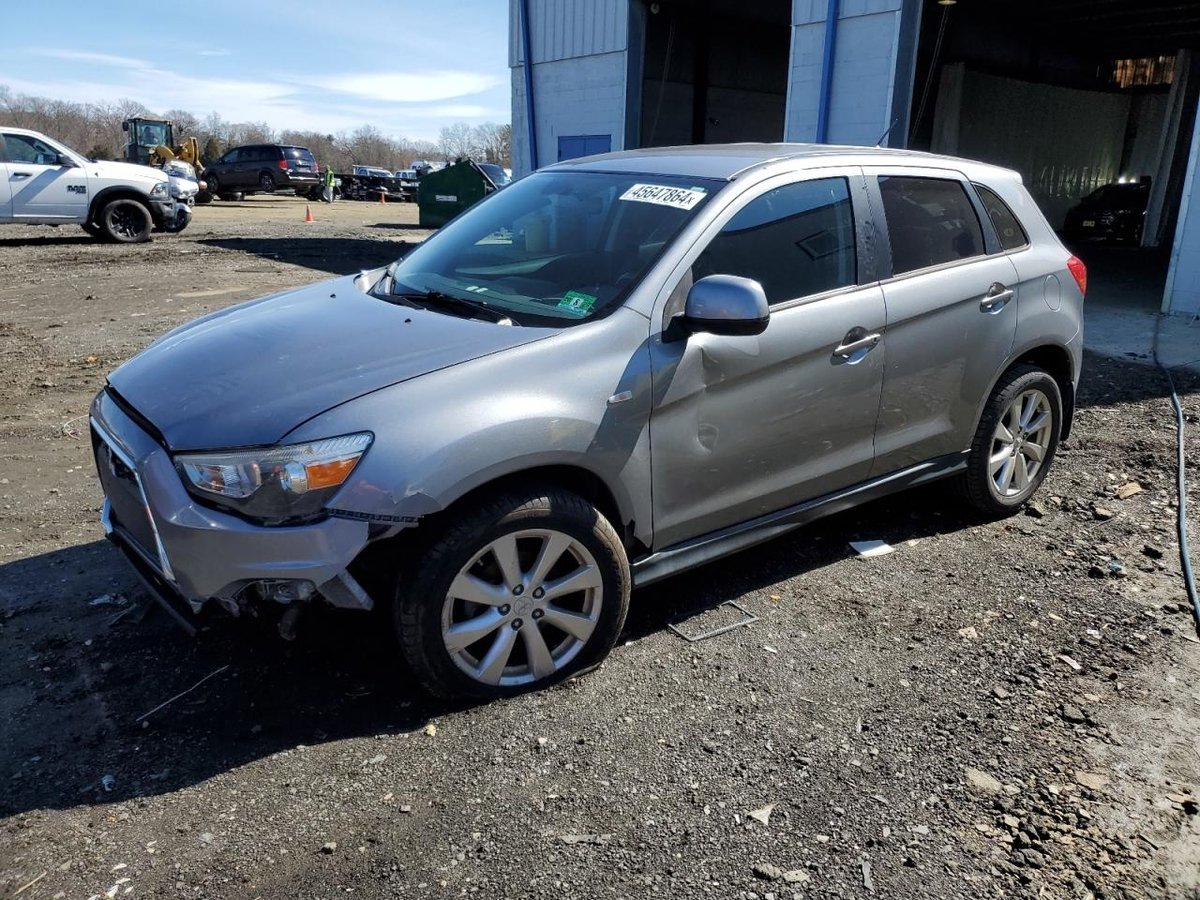 MITSUBISHI OUTLANDER , 2015