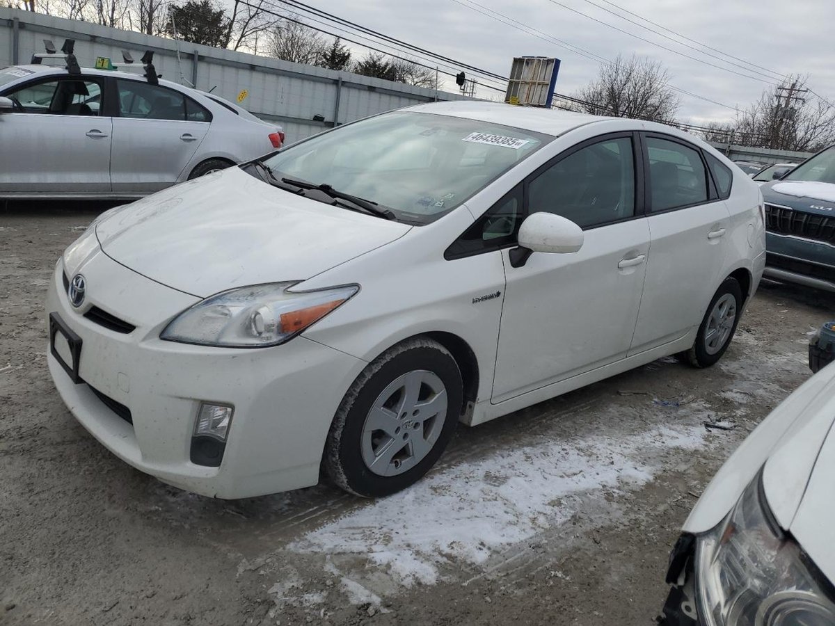 TOYOTA PRIUS , 2011