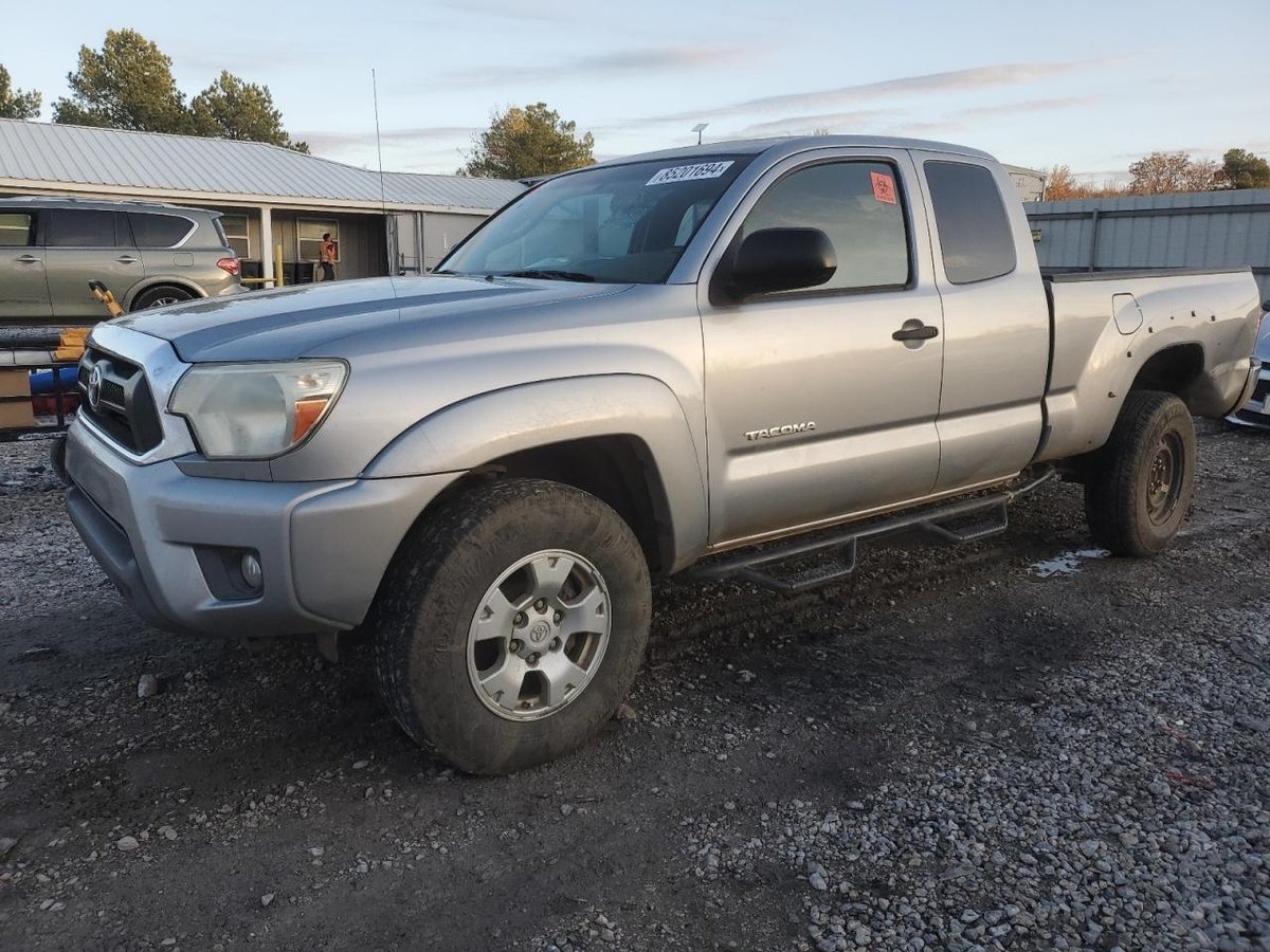 TOYOTA TACOMA , 2015