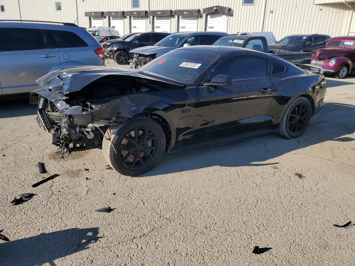 FORD MUSTANG , 2018