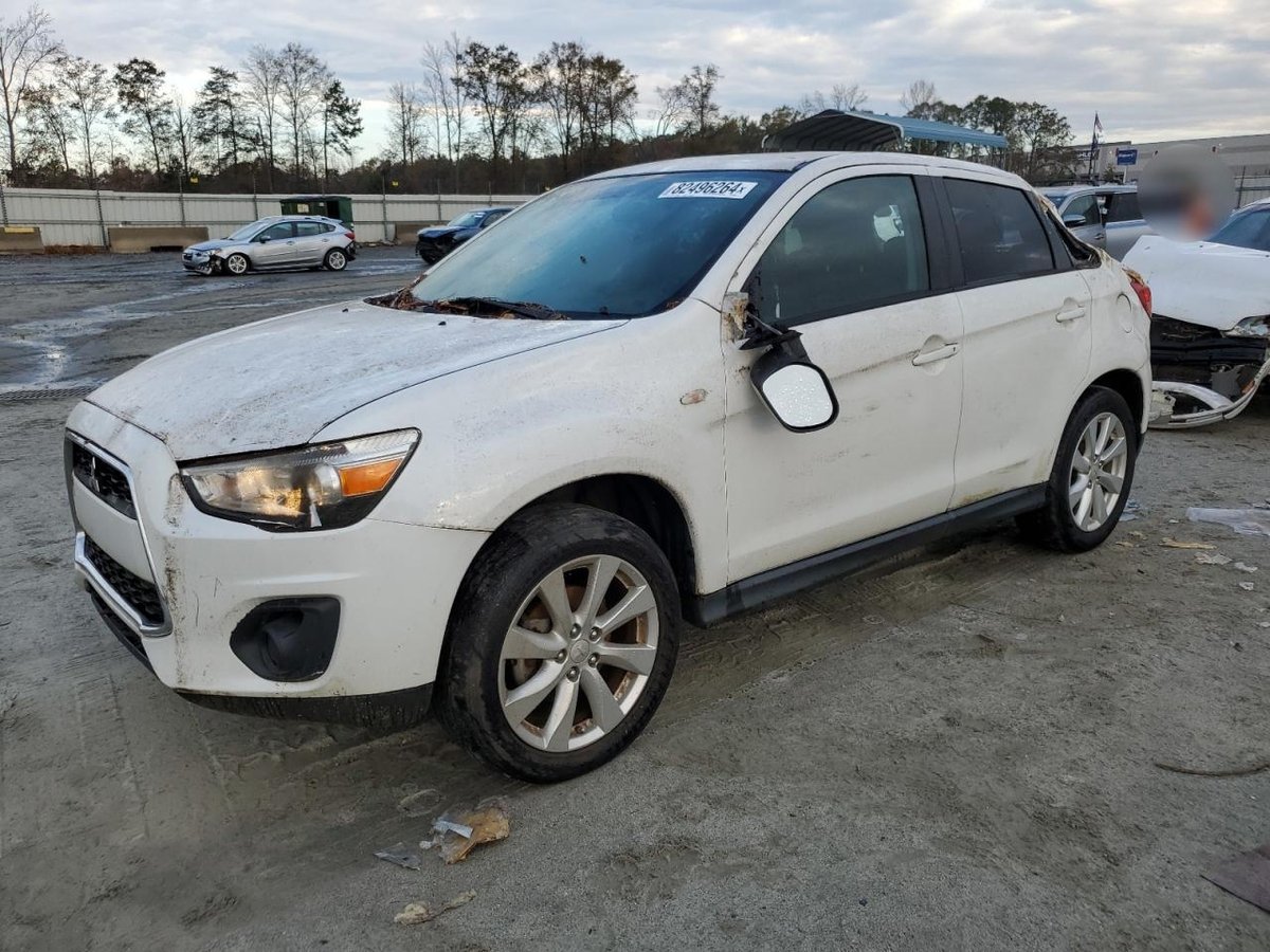 MITSUBISHI OUTLANDER , 2015