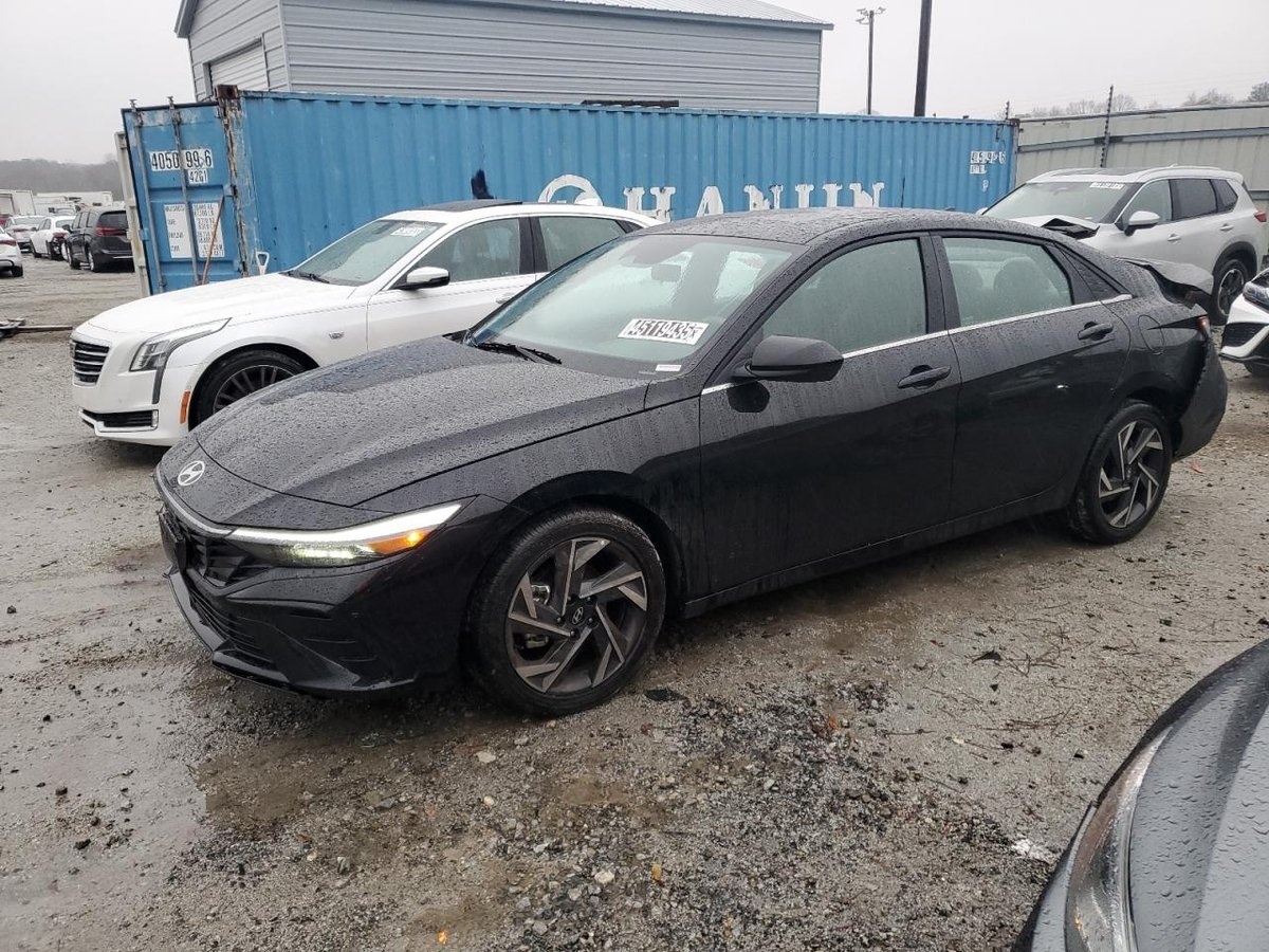 HYUNDAI ELANTRA , 2025