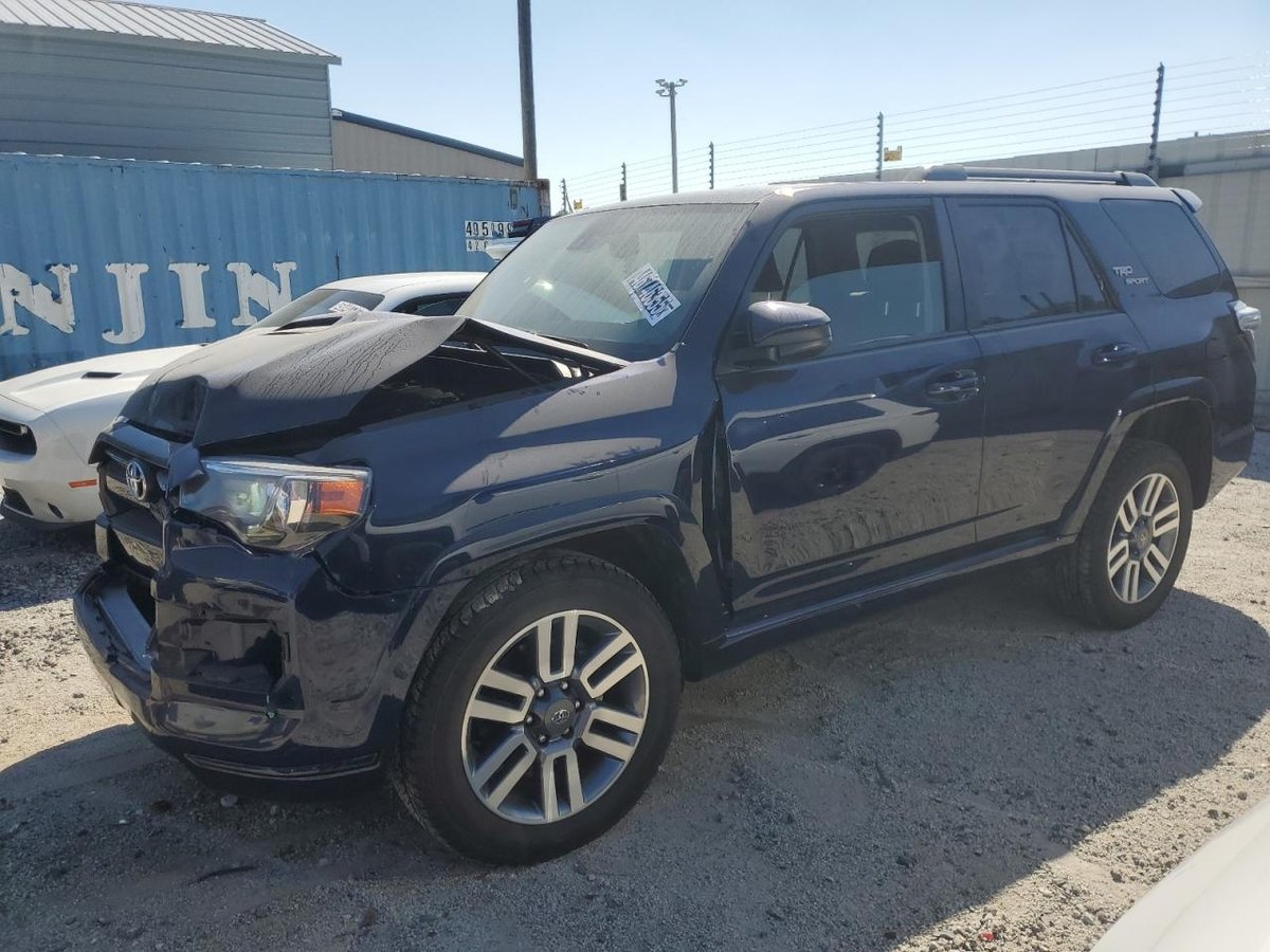 TOYOTA 4RUNNER , 2024