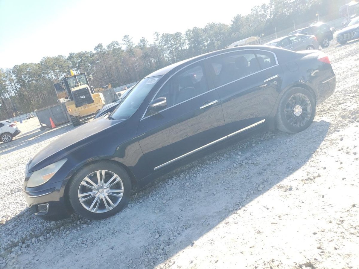 HYUNDAI GENESIS , 2010
