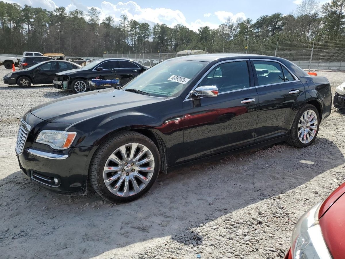CHRYSLER 300 , 2013