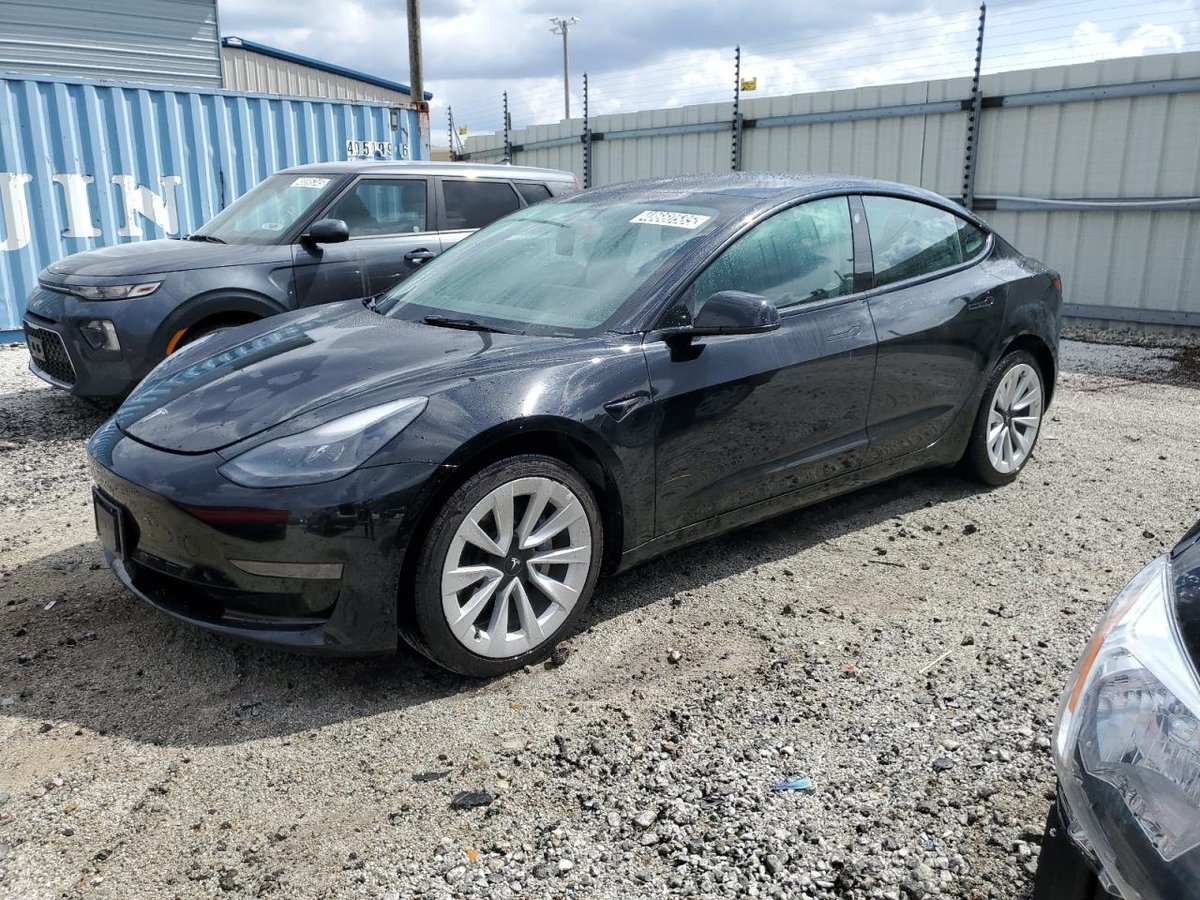 TESLA MODEL 3 , 2023