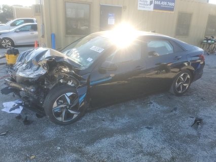 ELANTRA 