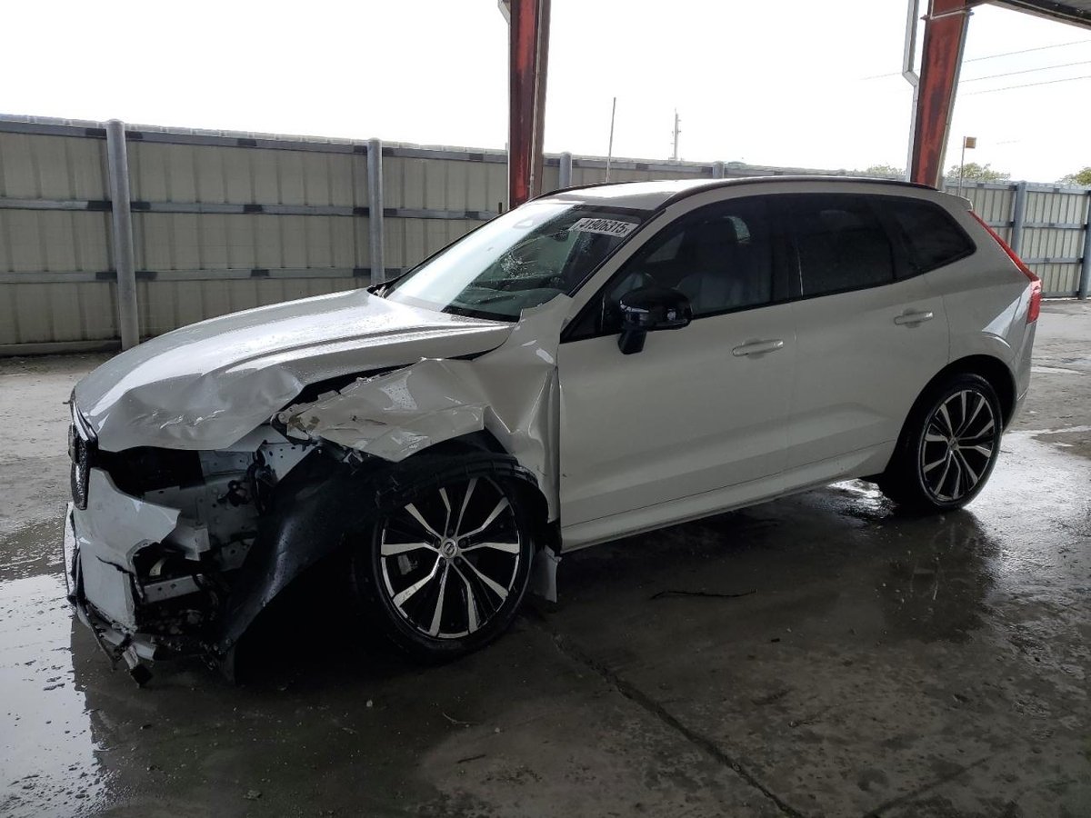 VOLVO XC60 PLUS , 2023