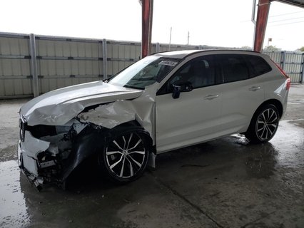 XC60 PLUS 