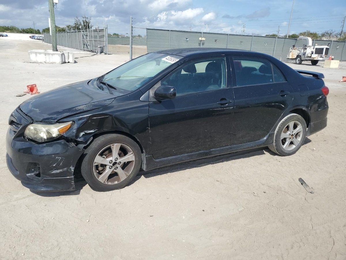 TOYOTA COROLLA , 2012