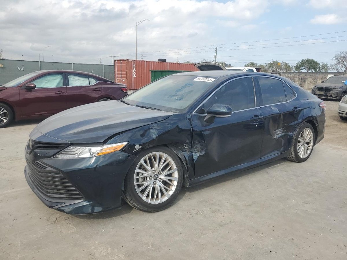 TOYOTA CAMRY , 2018