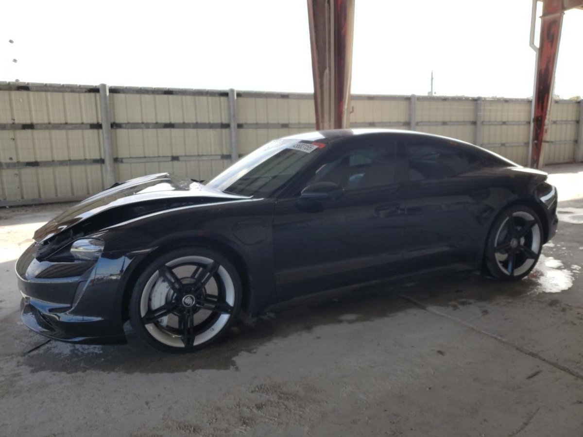PORSCHE TAYCAN , 2022