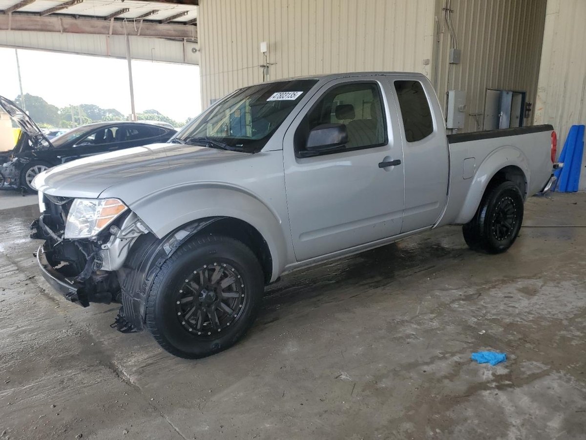 NISSAN FRONTIER , 2013