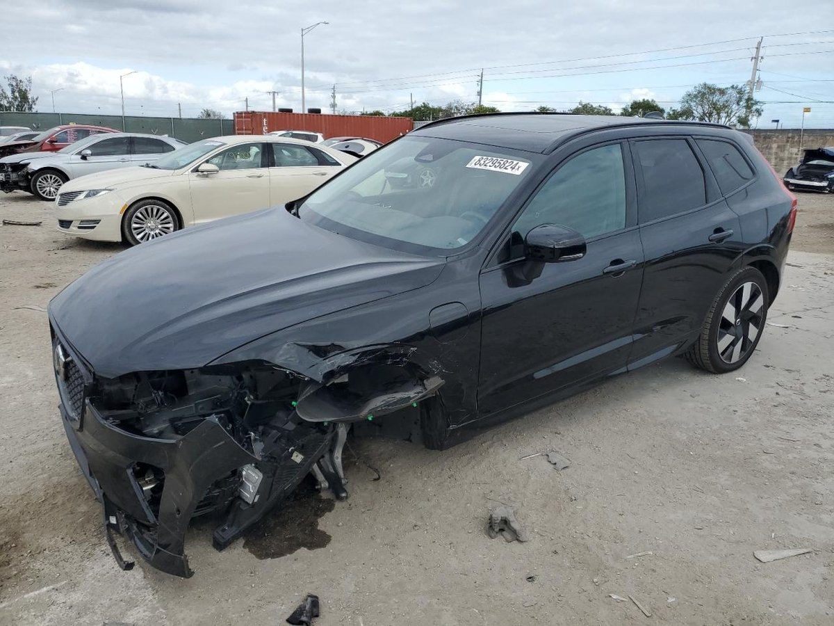 VOLVO XC60 PLUS , 2024