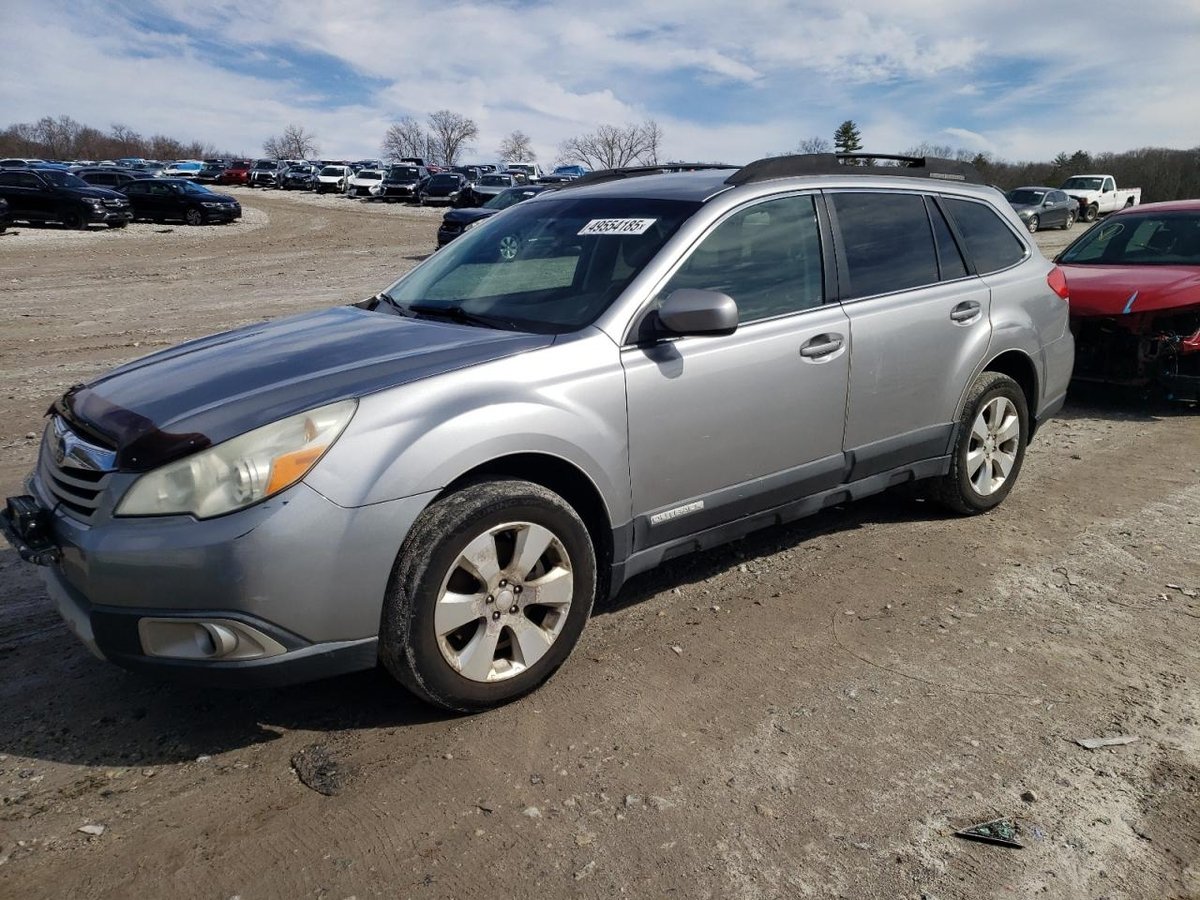SUBARU OUTBACK , 2011