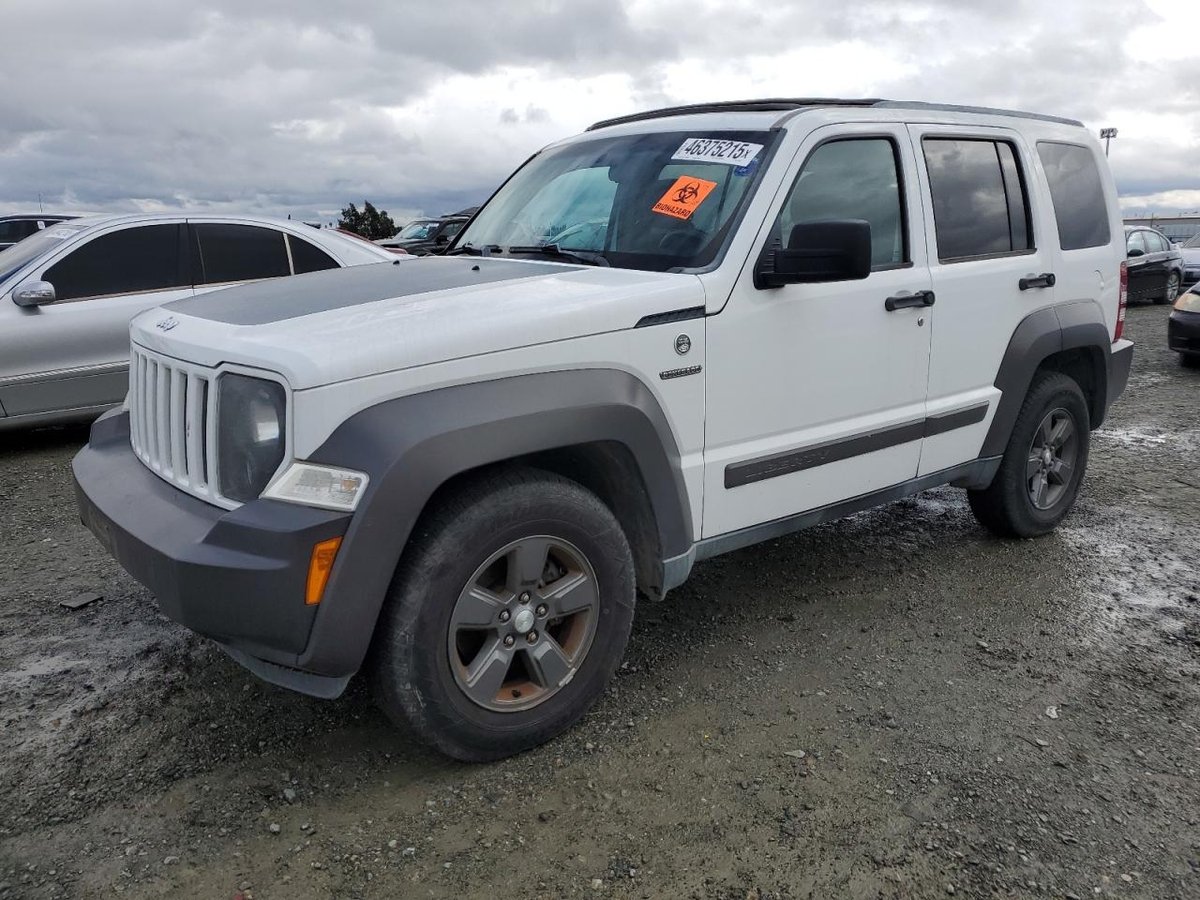 JEEP LIBERTY , 2011
