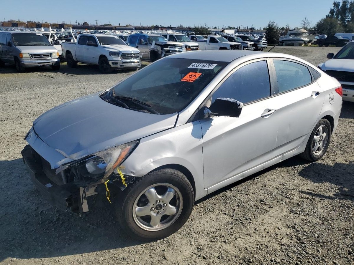 HYUNDAI ACCENT , 2013