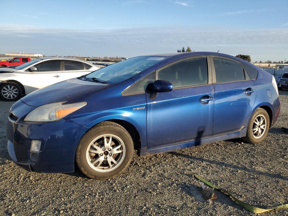 TOYOTA PRIUS , 2010