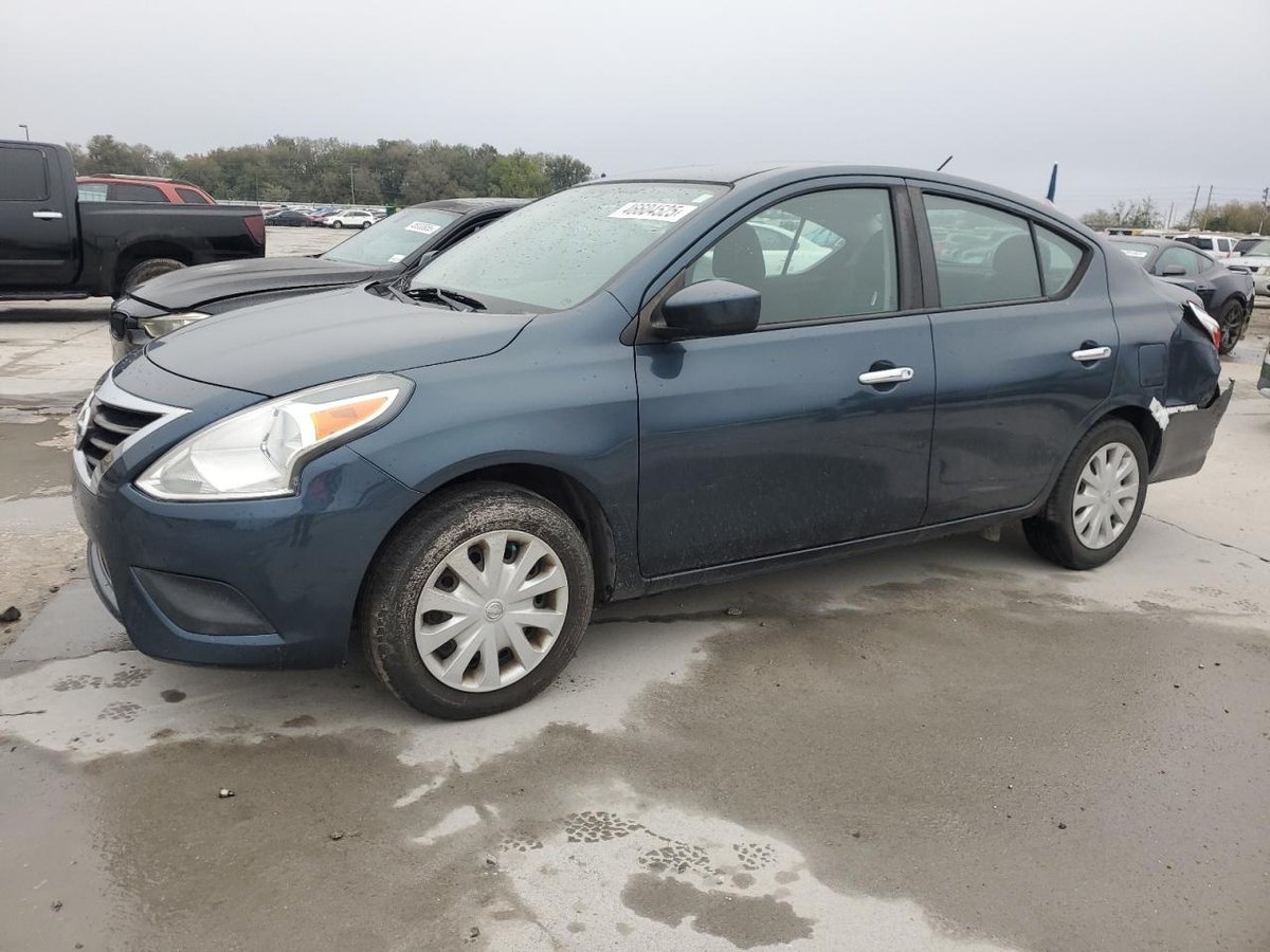 NISSAN VERSA , 2017