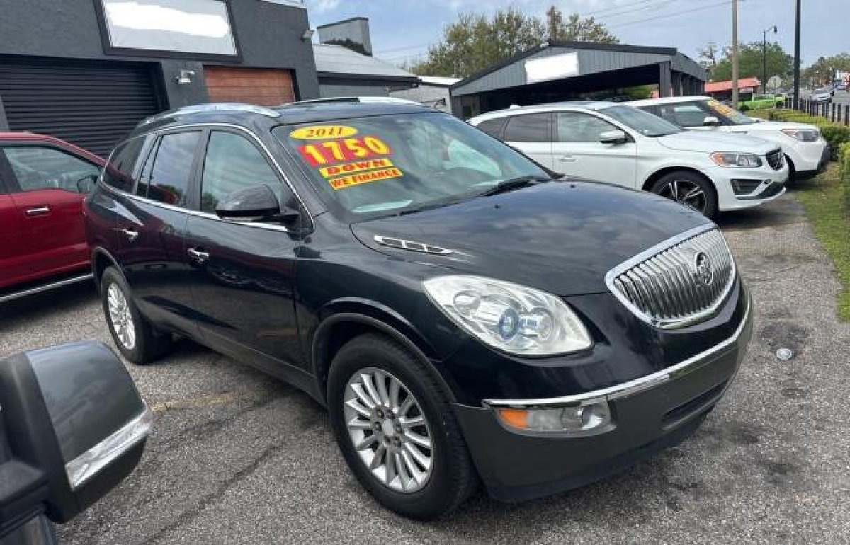 BUICK ENCLAVE , 2011