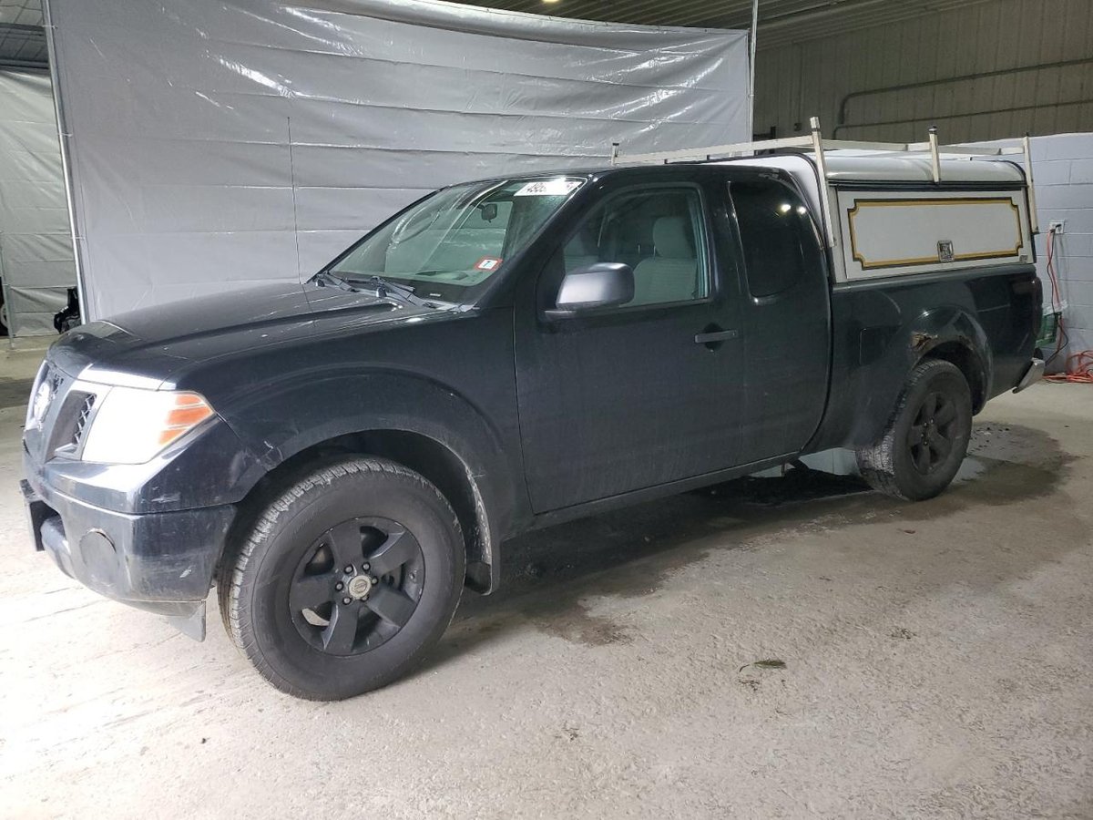 NISSAN FRONTIER , 2010