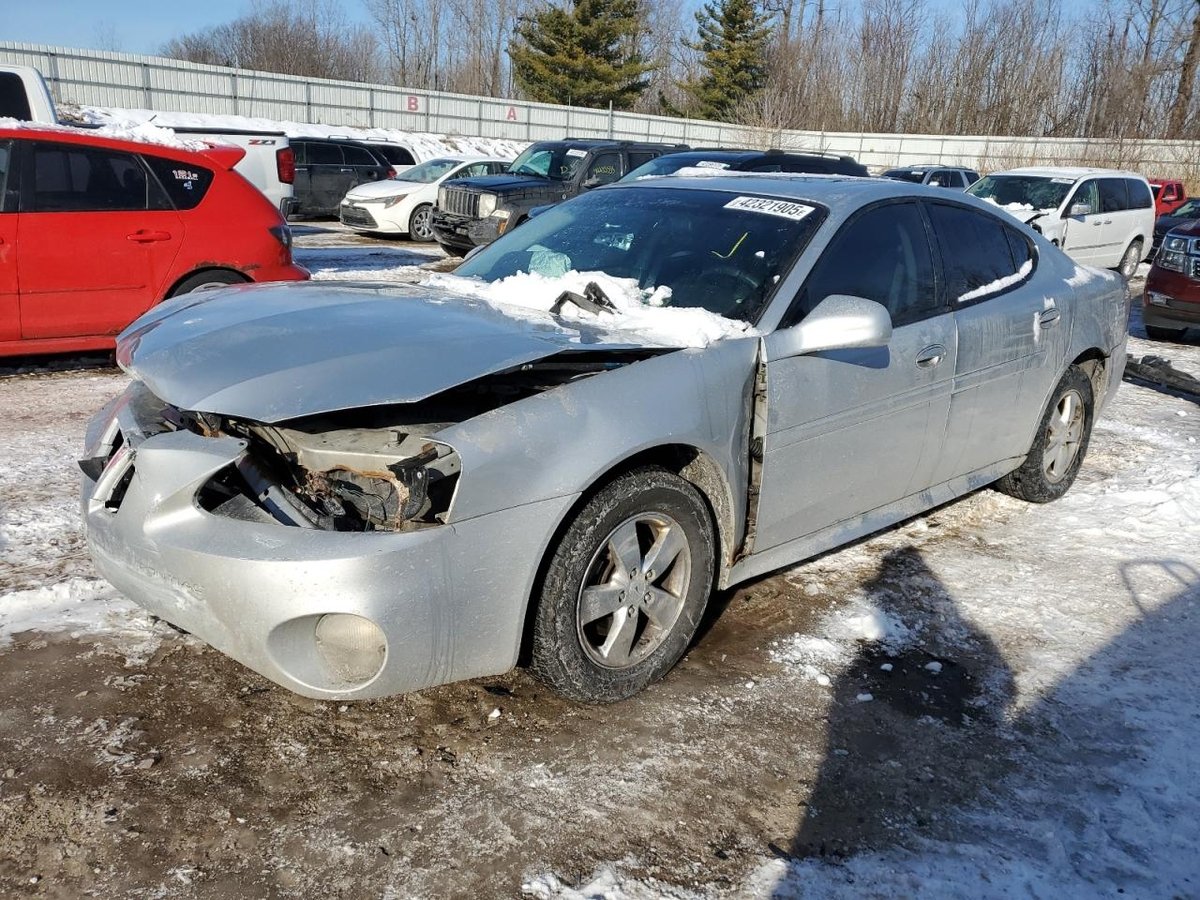 PONTIAC GRANDPRIX , 2004