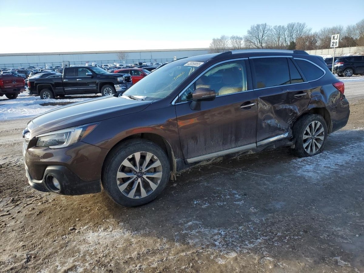 SUBARU OUTBACK , 2019