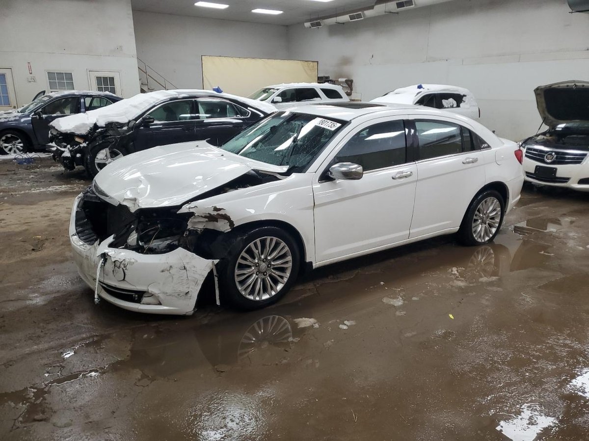 CHRYSLER 200 , 2011