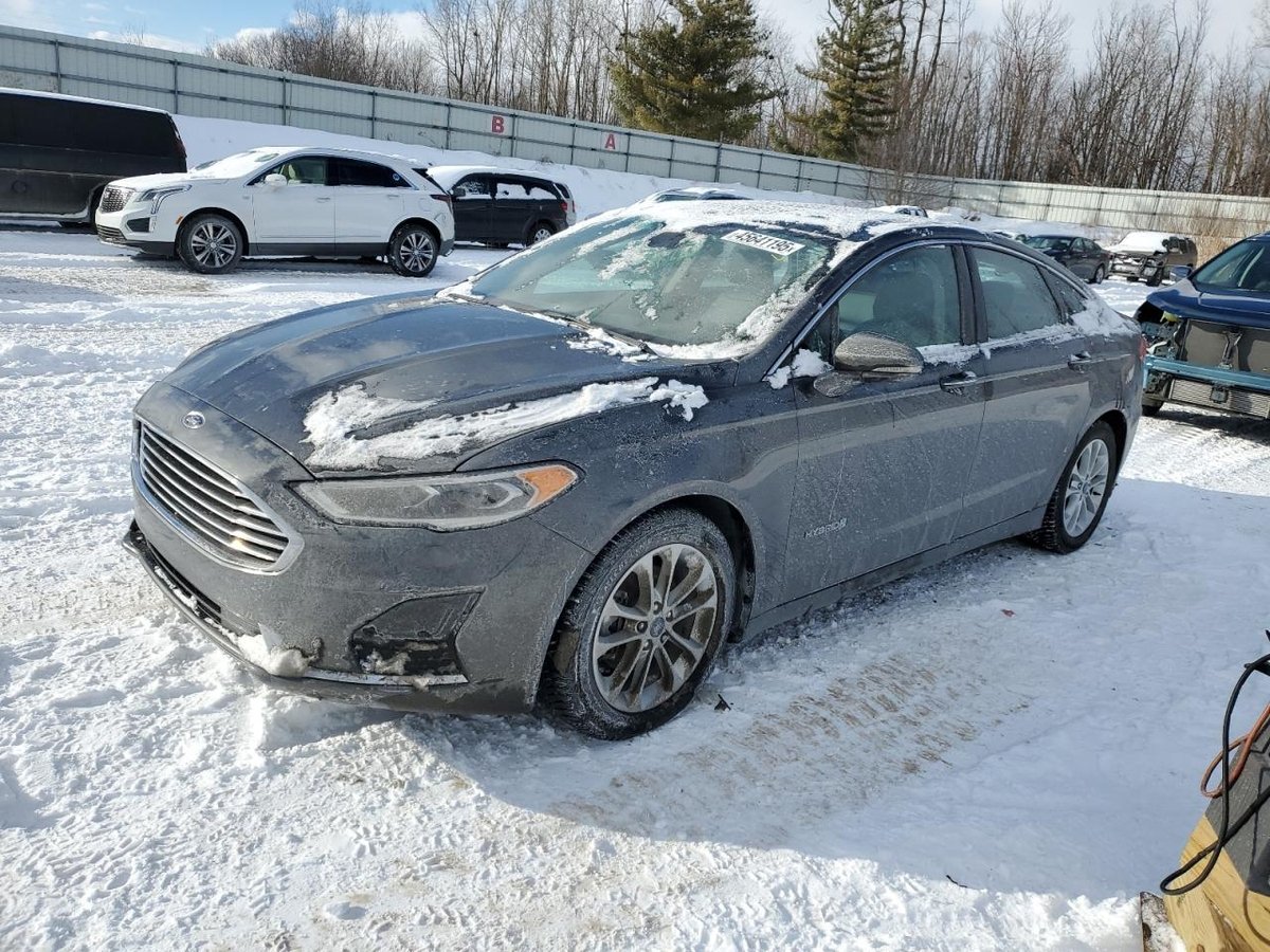 FORD FUSION , 2019