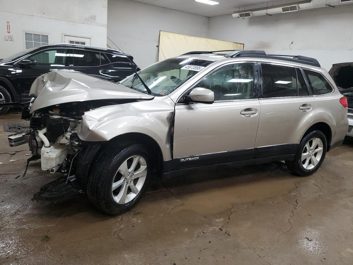 SUBARU OUTBACK , 2014