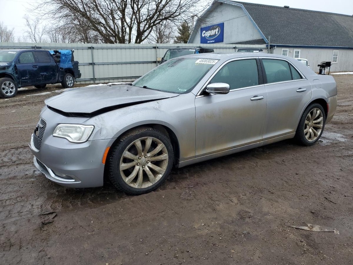 CHRYSLER 300 , 2017