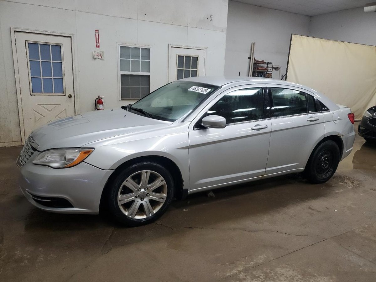 CHRYSLER 200 , 2011
