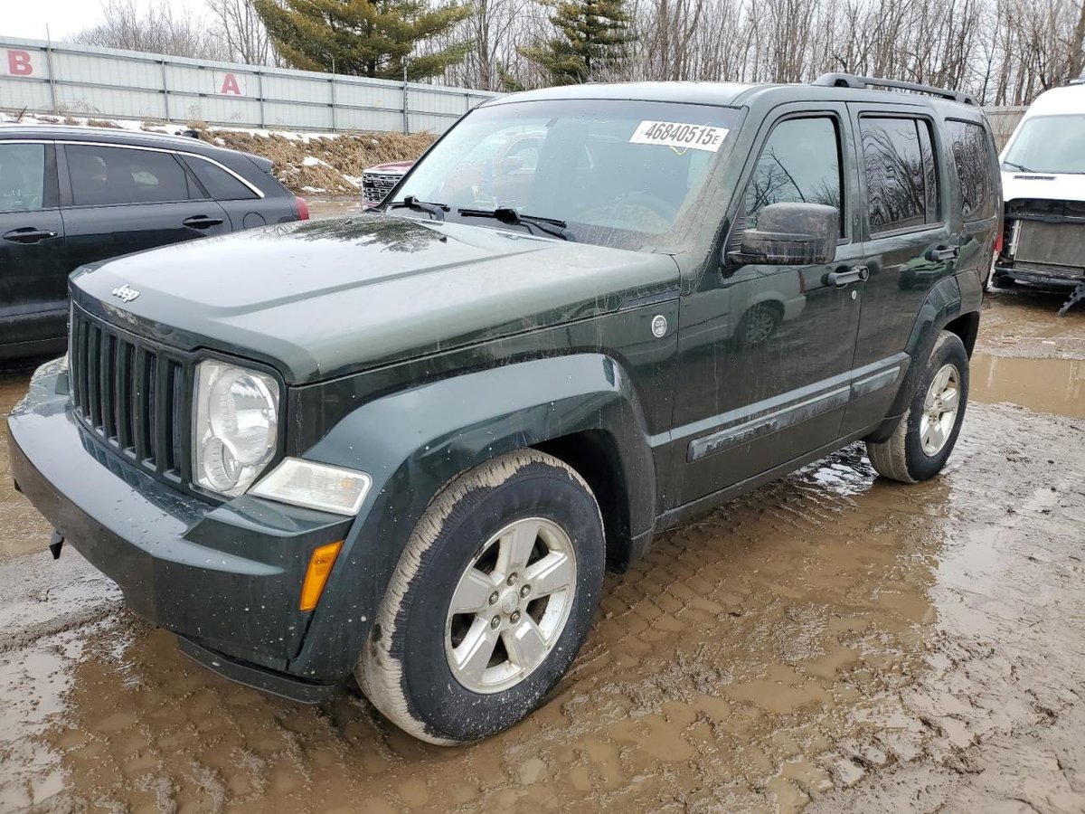 JEEP LIBERTY , 2010
