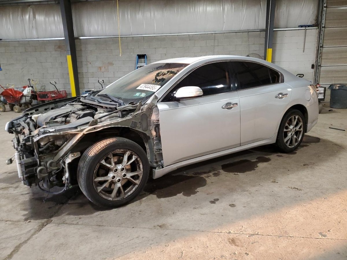NISSAN MAXIMA , 2013