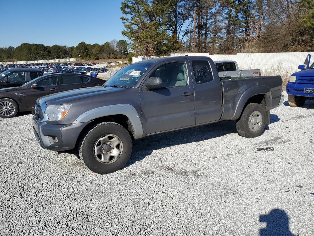 TOYOTA TACOMA , 2015