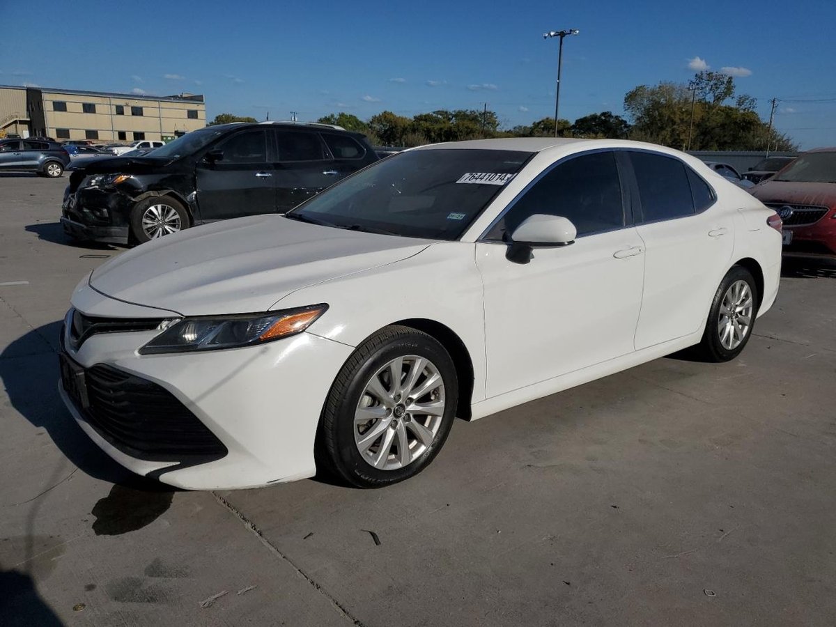TOYOTA CAMRY , 2018
