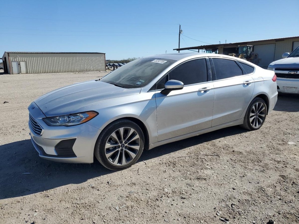 FORD FUSION , 2019