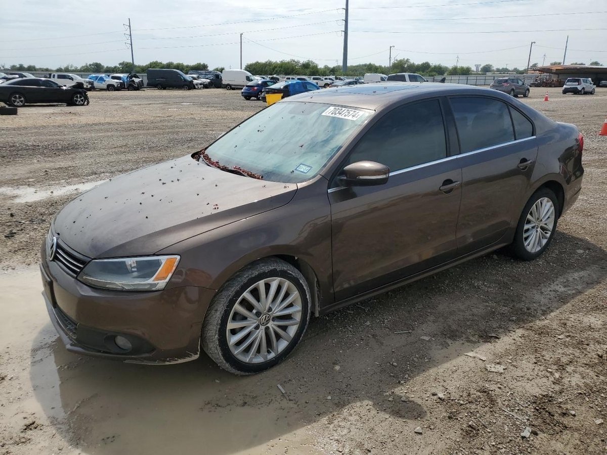VOLKSWAGEN  JETTA , 2011