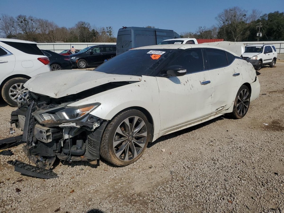 NISSAN MAXIMA , 2016
