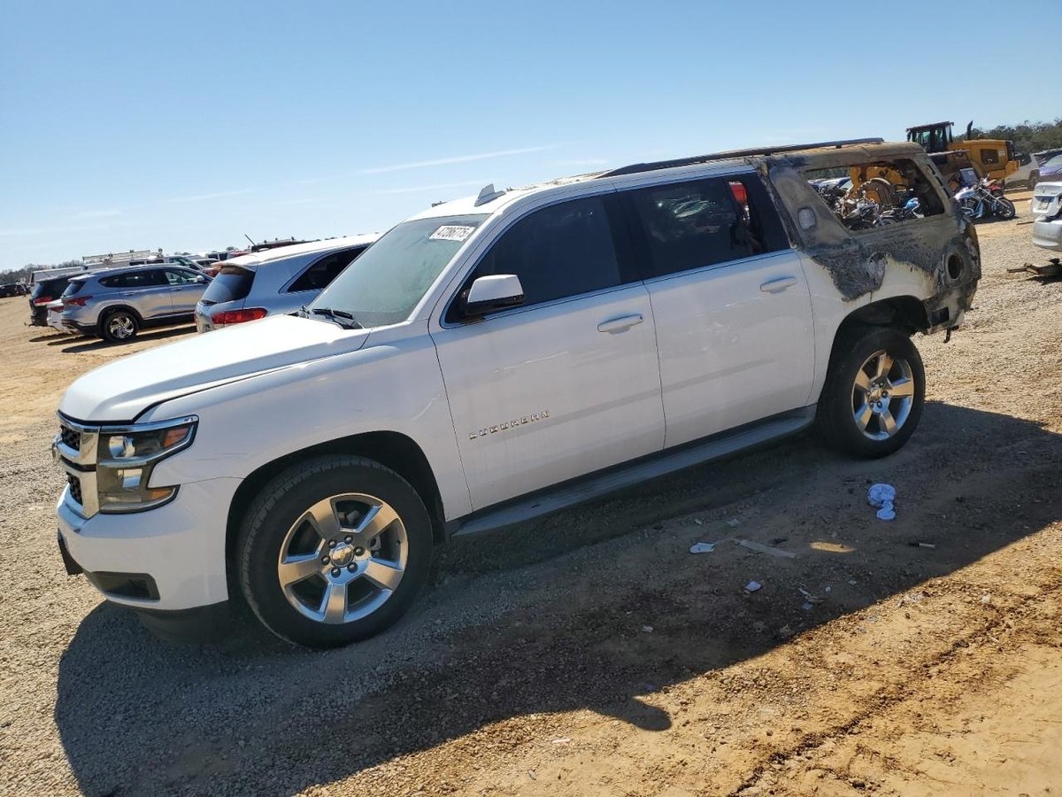 CHEVROLET SUBURBAN , 2016