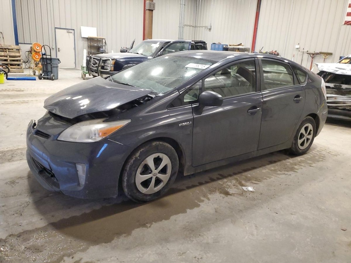 TOYOTA PRIUS , 2013