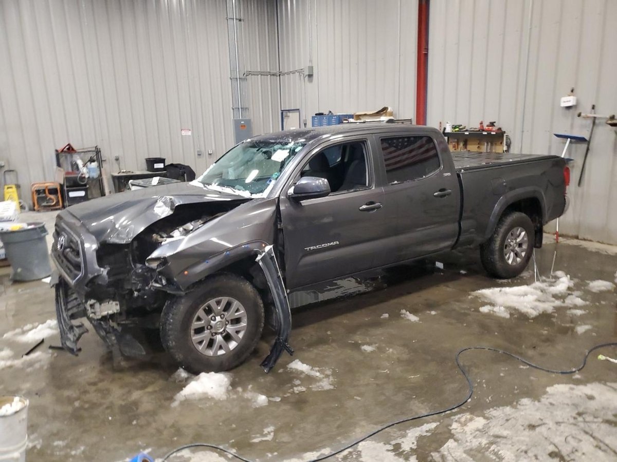TOYOTA TACOMA , 2017