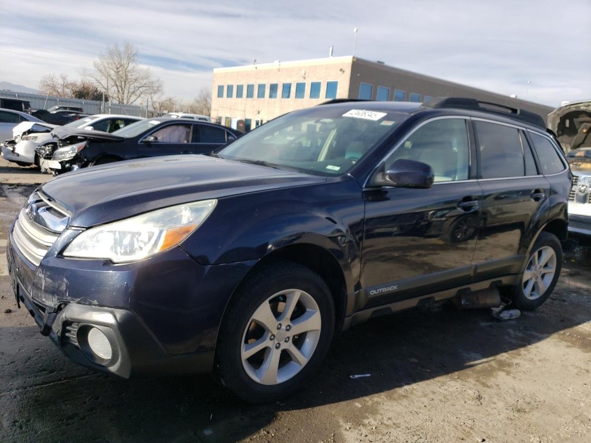 SUBARU OUTBACK , 2013