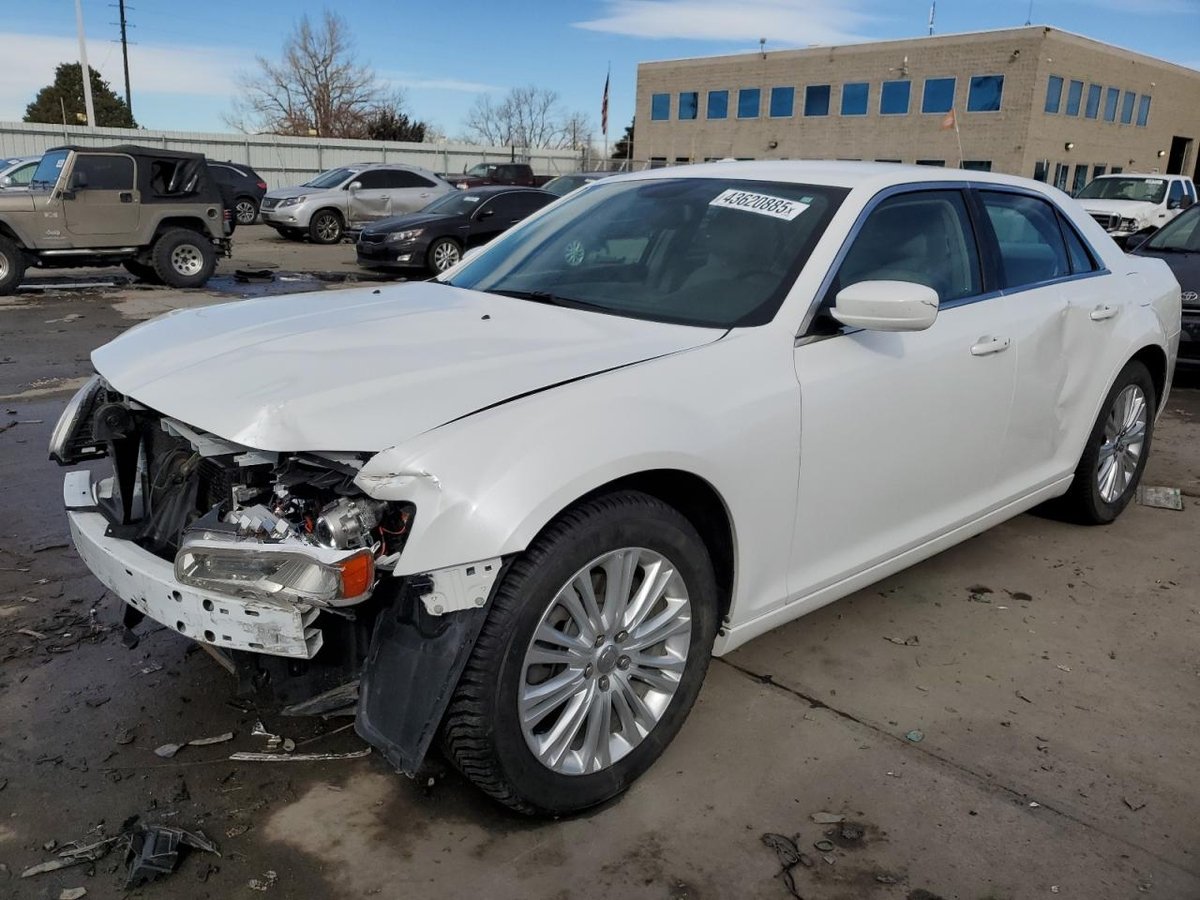 CHRYSLER 300 , 2014